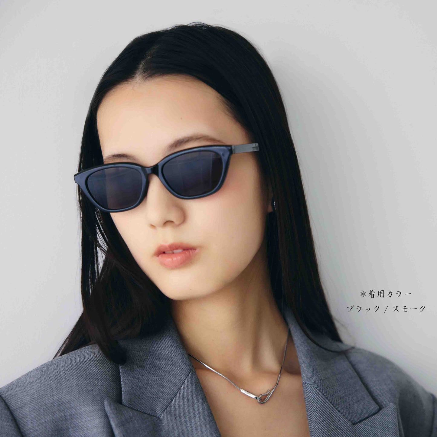 noeyedia_NE-466-BK_モデル画像_サングラス_ブラック/スモーク_フォックス