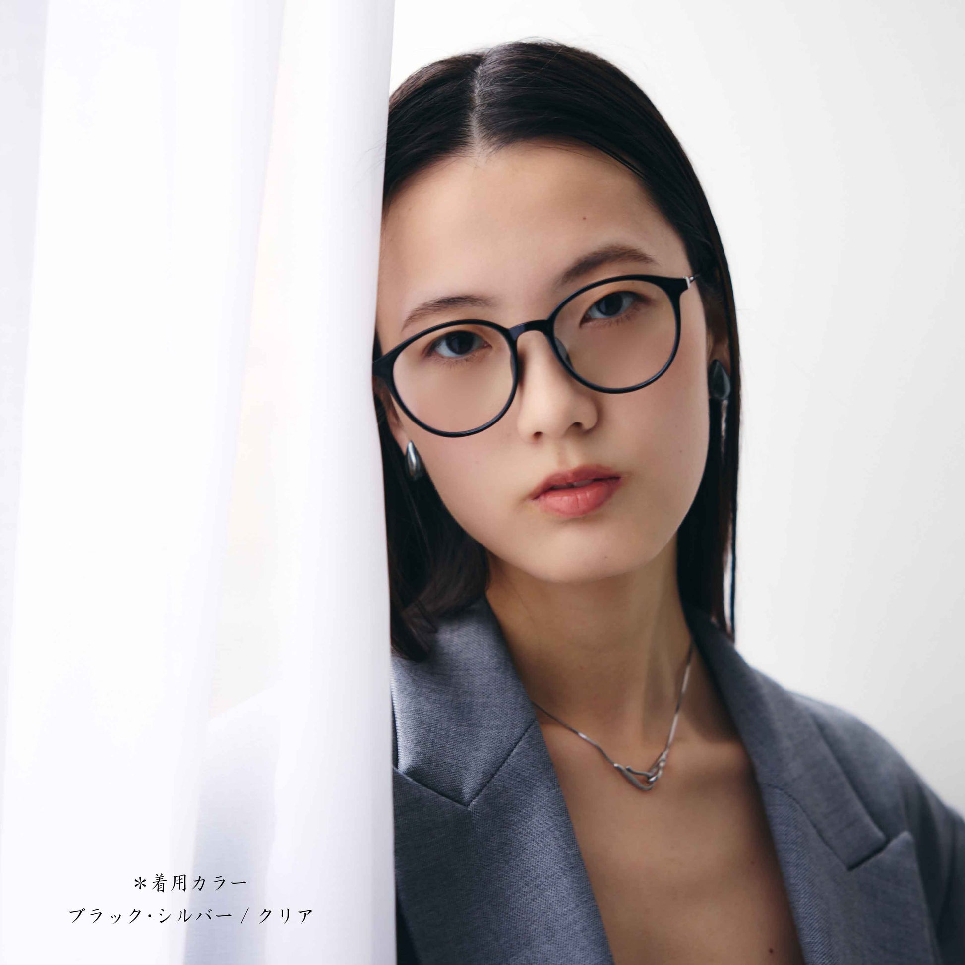 noeyedia_NE-468-BKCL_モデル着用_伊達メガネ_ブラック・シルバー/クリア_ボストン